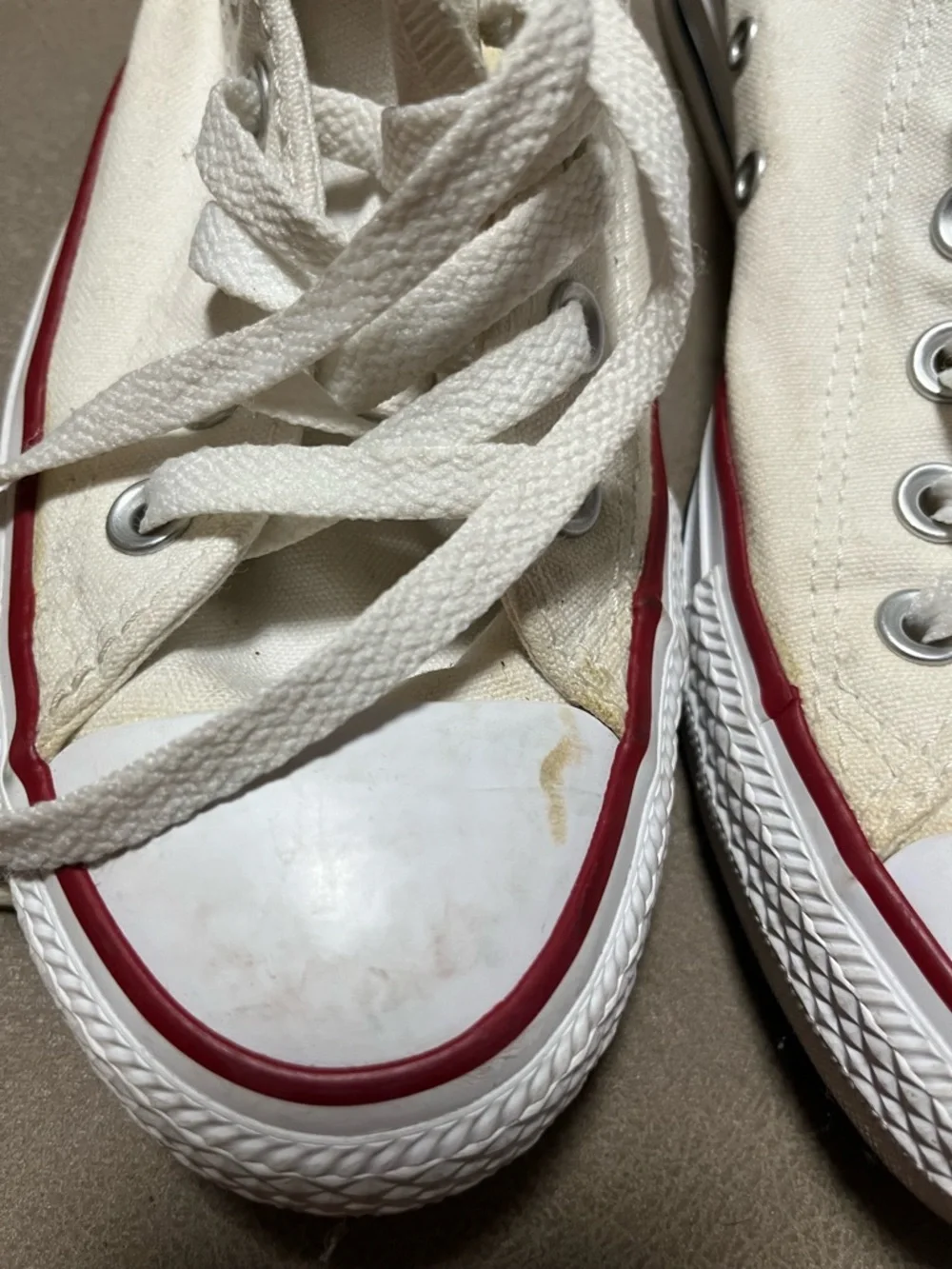 Converse Classic Low Top Canvas Sneakers in Off-White with Red Trim unisex - Picture 2 of 9